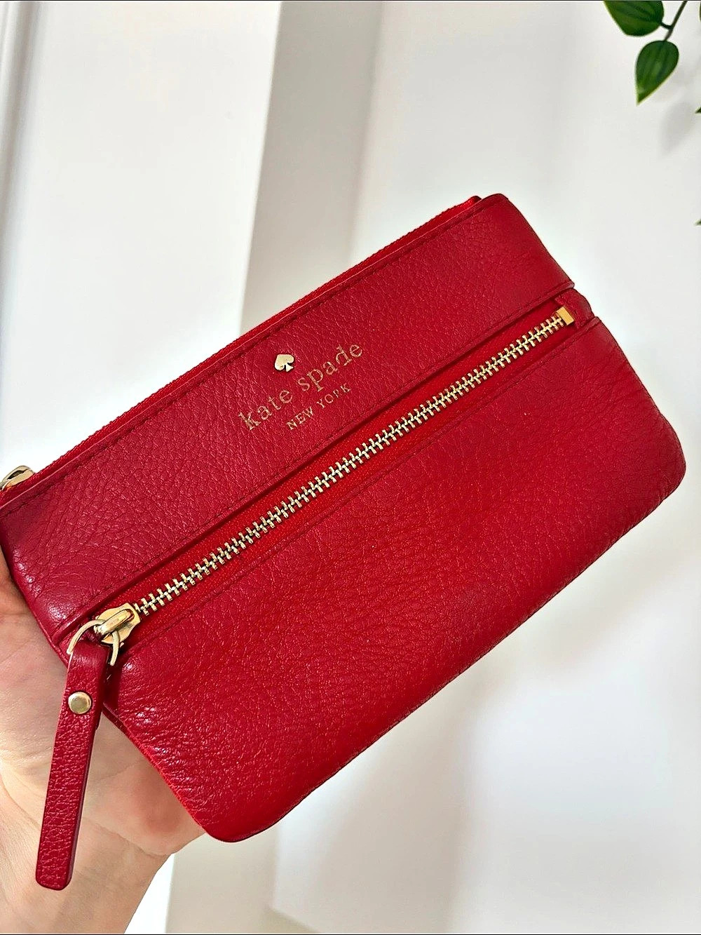 Kate Spade Cobble Hill Bee Geranium Leather Wristlet